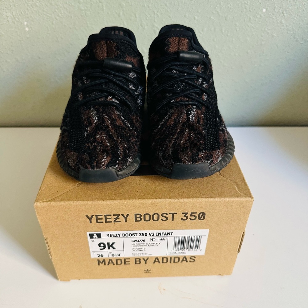 Yeezy Boost 350 V2 Infant Sneakers 9K in MXROCK